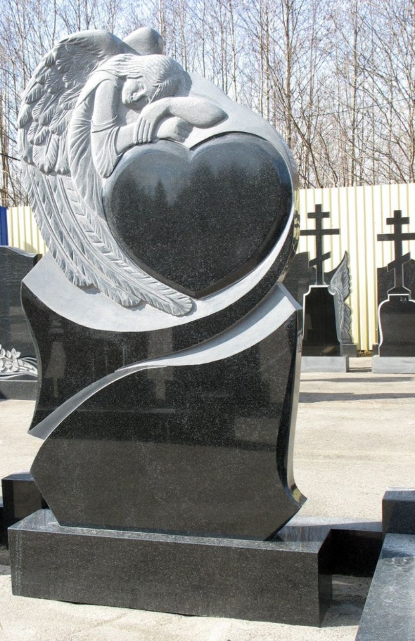 памятник сердце с ангелом