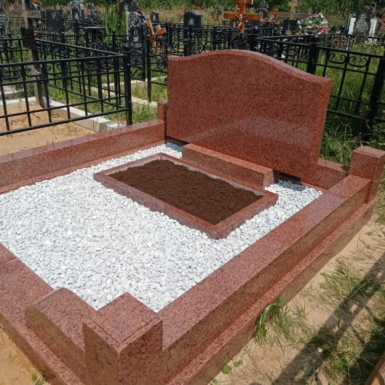 горизонтальный памятник с куполом